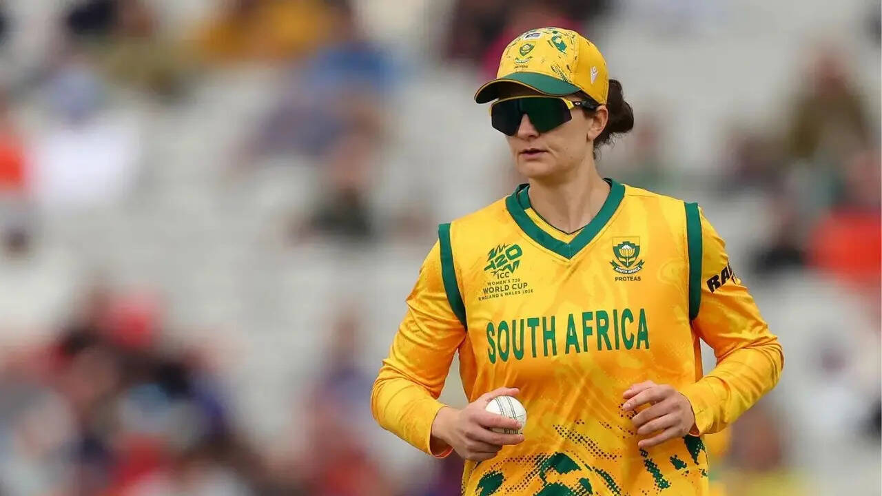 England Women 118/3 in 15.3 Overs