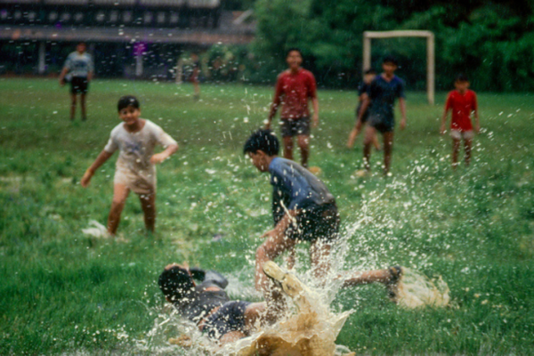 Why rainy days create some of childhood's happiest memories, according to psychology