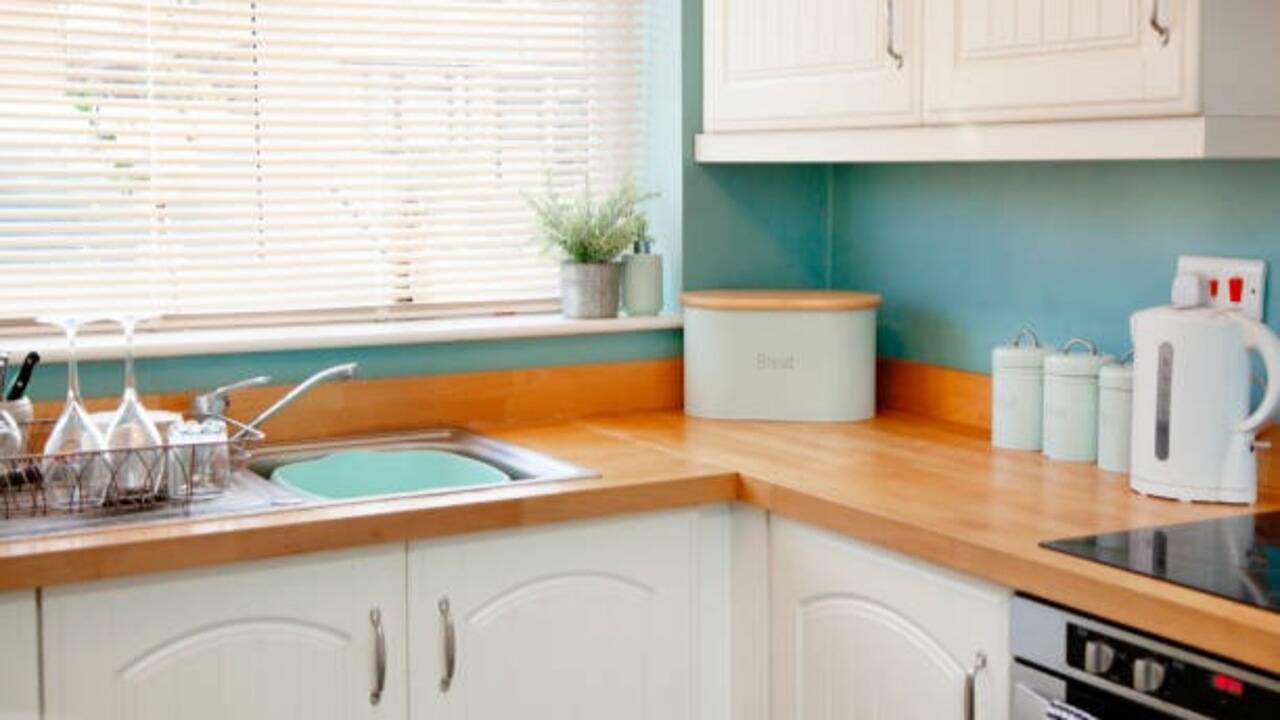 Here are 6 kitchen worktop ideas to try
