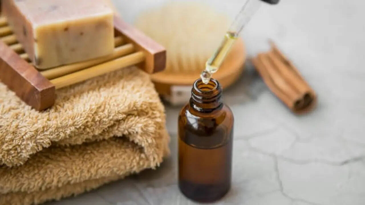 6 Smart ways to use essential oils in your bathroom for a fresher, spa-like feel