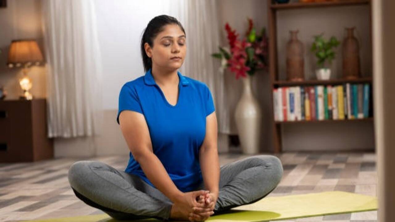 7 yoga poses to manage neck pain