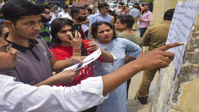 NEET UG 2026 cutoff rises sharply, students fear government medical seats may slip away despite 600 marks