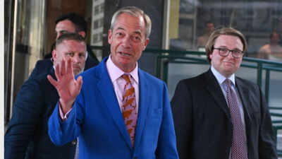 'Come and help us': Reform urges activists to campaign in Clacton as major parties boycott Nigel Farage's bypoll