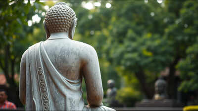 Religious proverb of the day from Thailand: "Paste gold leaf onto the back of a Buddha statue" inspires us to do good when no one is watching