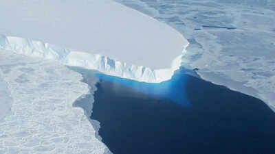 Warm ocean water is melting a giant Antarctic glacier from below. Scientists want to stop it with an 80km underwater curtain