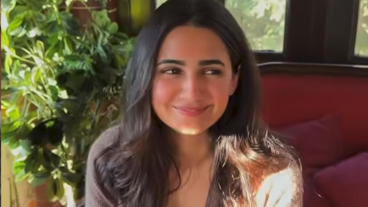​Vedika Pinto's 'Musafir Cafe' style: 5 fashion statements worth recreating​
