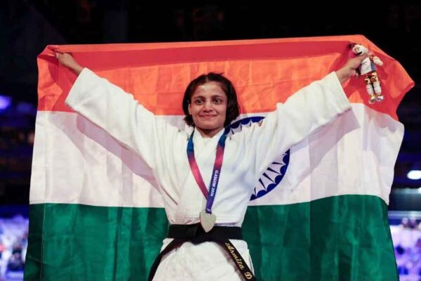 The promise, the pain and the gold: Asmita Dey's journey to Commonwealth Games history | Commonwealth Games News