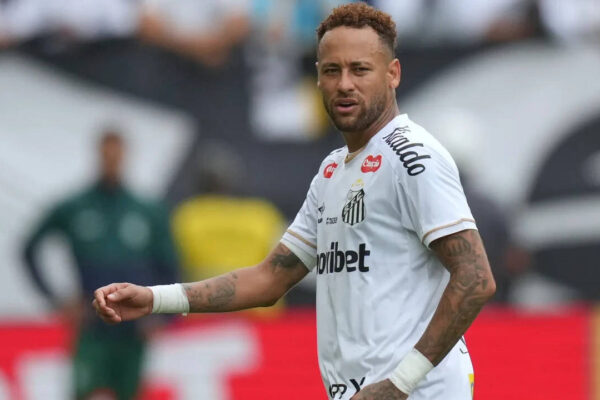 Neymar hits back at Santos fans after being booed in Copa Sudamericana win