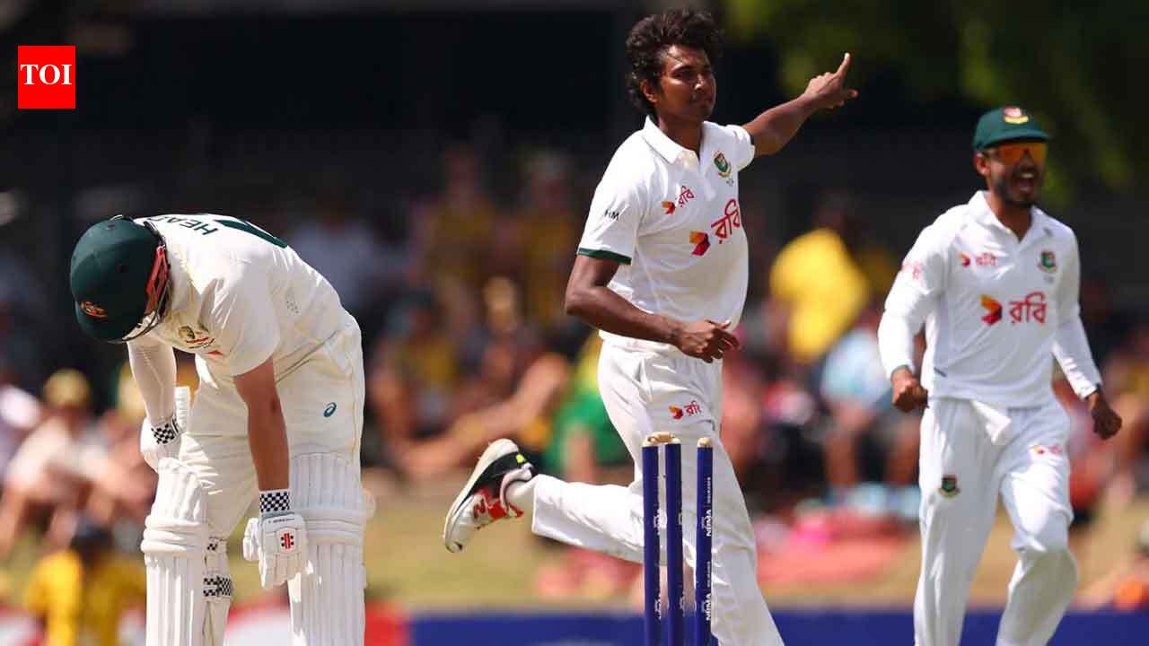Australia 207/7 in 74.3 Overs