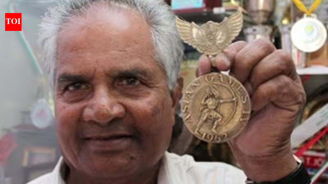 Former India footballer Isaiah Arumainayagam gets lifetime award | Football News