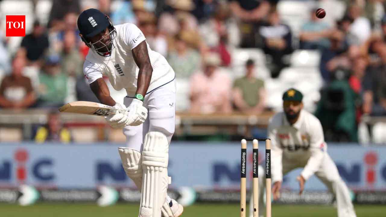 England 395/9 in 87.5 Overs
