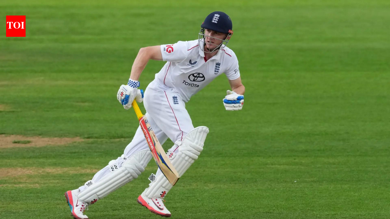 England 81/3 in 22.0 Overs