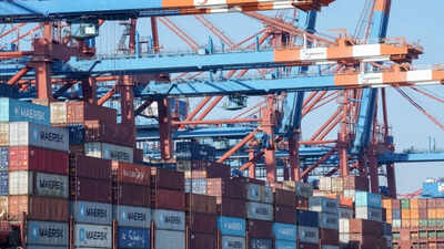 Goods exports rise 15%+, top $200 billion