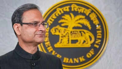 Repo rate unchanged, RBI sees higher growth, lower inflation