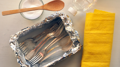 Simple and easy DIY trick to clean silver utensils without scrubbing