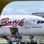 At 36,000 feet, a plane carrying 153 passengers drifted off course after an unexpected 28-minute lapse by both the pilots