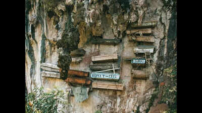 <b>For centuries, China’s hanging coffins had no known builders. Ancient DNA now points to the Bo people</b>