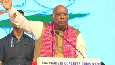 Congress workers sing 2 stanzas of Vande Mataram in Goa, Kharge hits back at BJP
