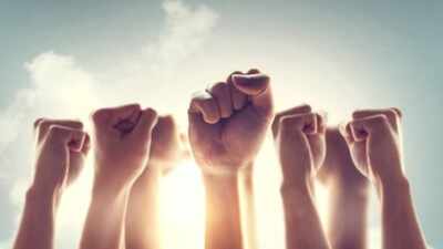 7 Powerful manifestations for confidence: Build self-belief, quiet self-doubt and step into your power with these simple manifestations you can repeat every day |