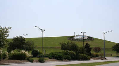 In the early 1970s, Virginia Beach compacted 640,000 tons of garbage into a 60-foot hill; the dump became America’s first landfill park and now spans 165 acres
