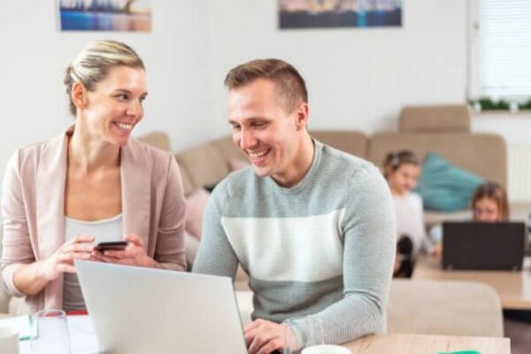 7 workplace manners that seem harmless but can make colleagues avoid working with you