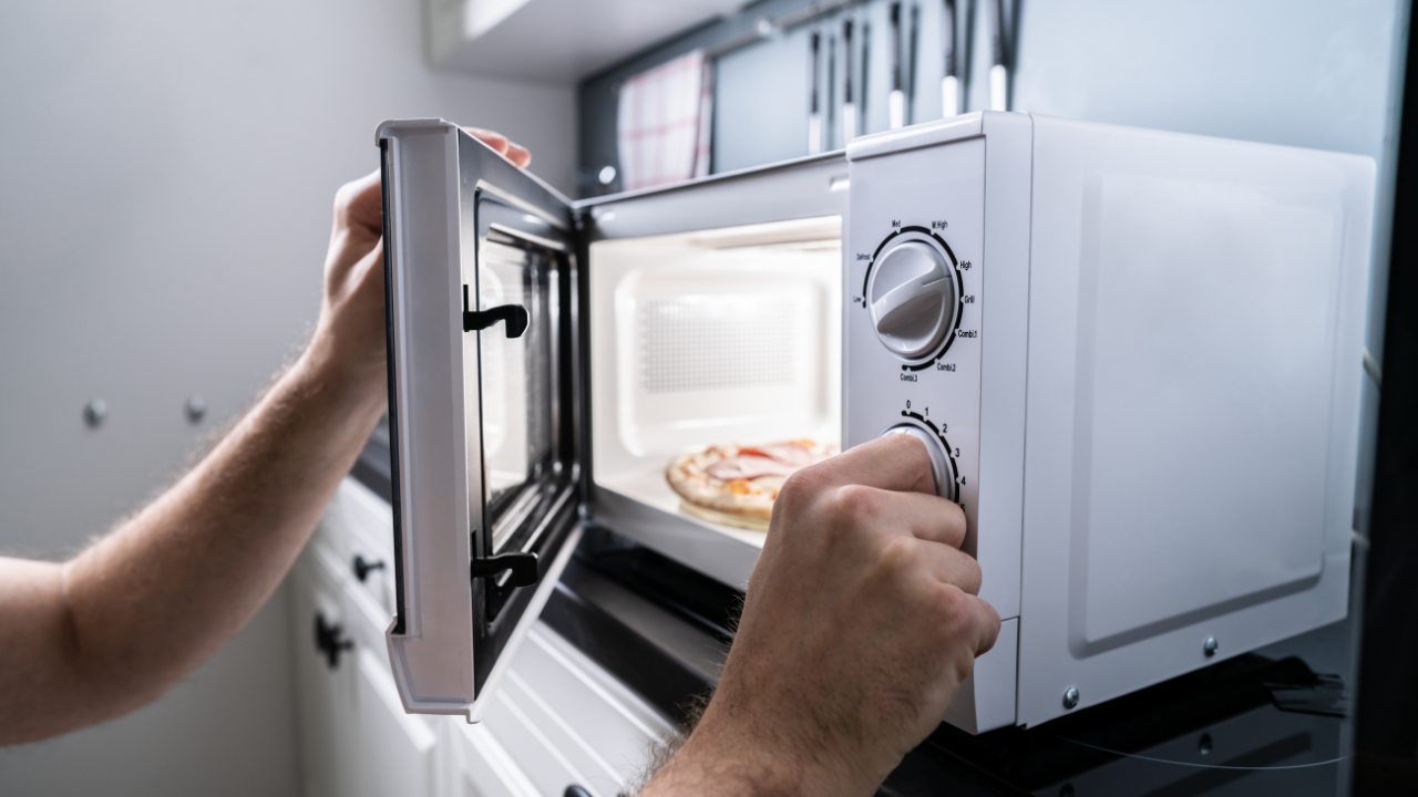 8 foods you should never reheat in the microwave and why