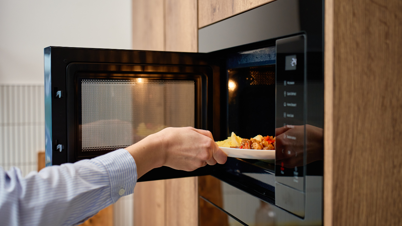 Does microwaving food make it unhealthy? What the science says