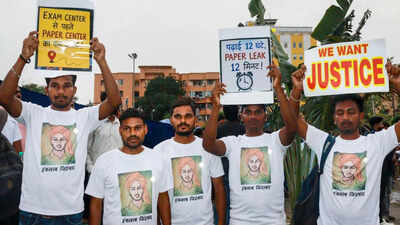 'Cancel JPSC exam': Jharkhand students continue protest, seek CBI investigation