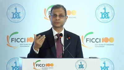 RBI guv asks banks to build meaningful human oversight, says blaming technology is 'unacceptable'