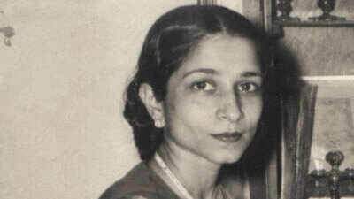 She replaced Gandhi’s charkha with the Ashoka Chakra on India’s national flag: The story of Surayya Tyabji, the artist behind the tricolour