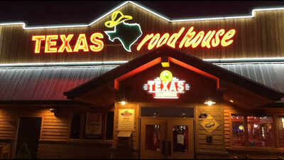 Texas Roadhouse says claims of white employees discussing spitting in Black customers' food in a Facebook group are 'completely unfounded'