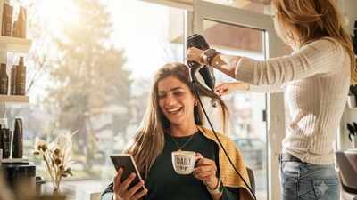 ​Forget free lunch: Indian woman gets a professional blow-dry during office lunch break and company pays for it! Internet can’t believe it; calls it the ‘dream job’