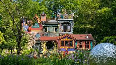 A New Jersey artist bought a 600-square-foot cabin in 1989 and kept adding to it; 37 years later, Luna Parc is a 5,000-square-foot home, studio and living artwork still being built