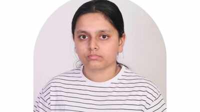 She saw textbooks being thrown away at 14. What this Delhi teenager did next is now helping 6,000 students |