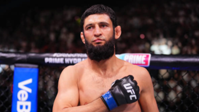 <b>Khamzat Chimaev accepts surprising fight offer from top UFC contender after losing middleweight title</b>